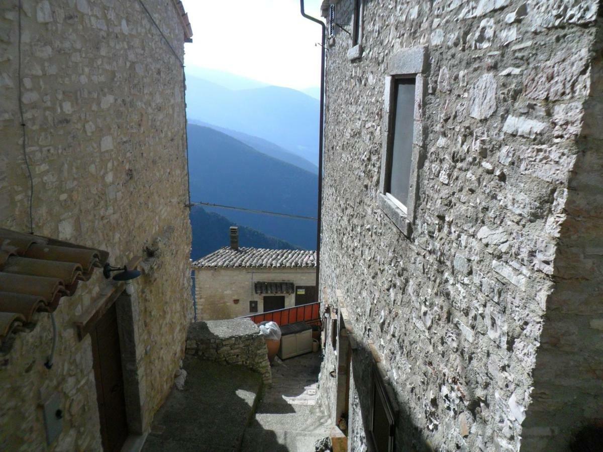 Le Case Dell'Arco - Monte San Vito Scheggino Bagian luar foto