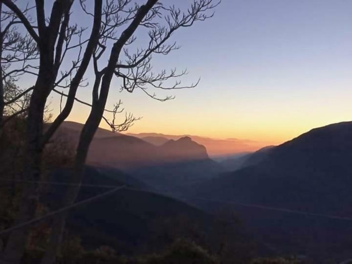 Le Case Dell'Arco - Monte San Vito Scheggino Bagian luar foto