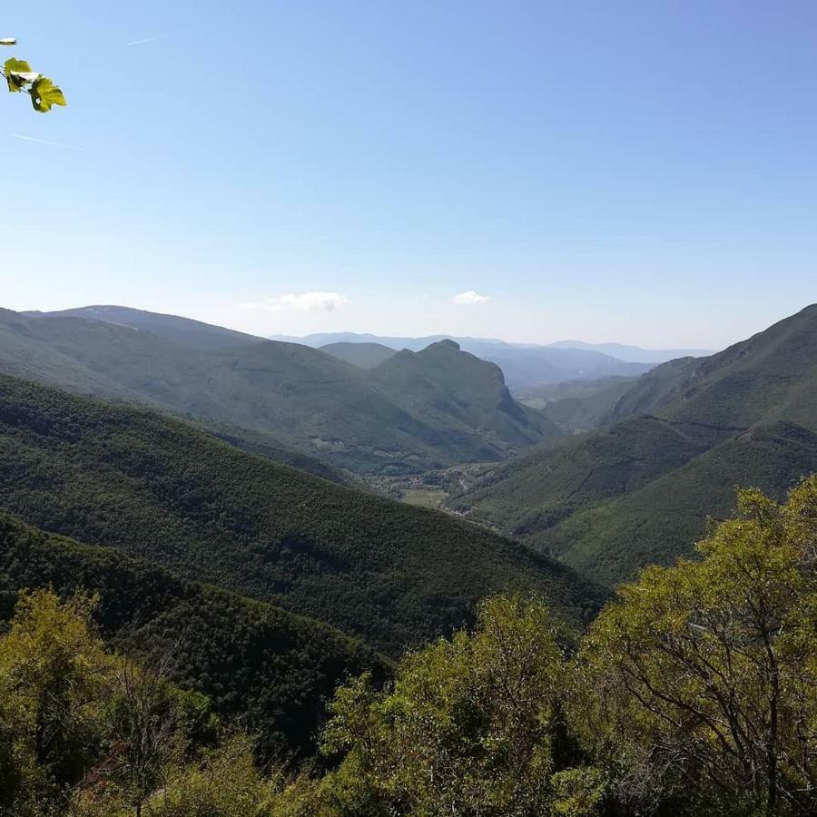 Le Case Dell'Arco - Monte San Vito Scheggino Bagian luar foto